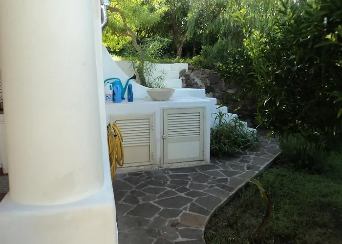 Valle Canale Marina (Lipari)